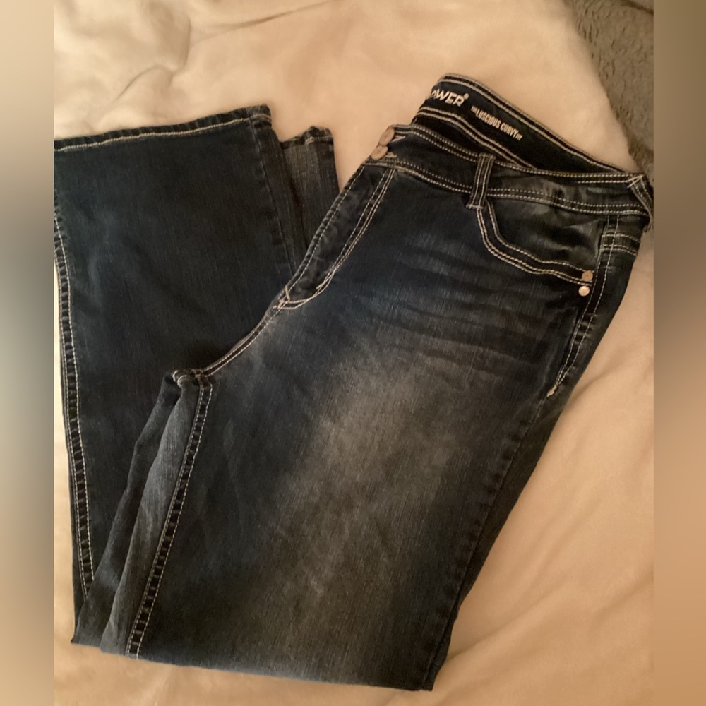 Women’s Wallflower Flare Jeans